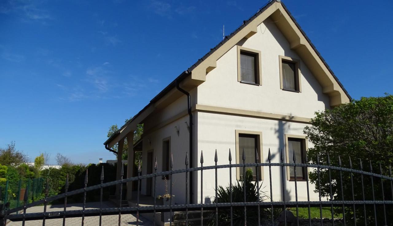 Kimy Home Mojmírovce Exterior foto